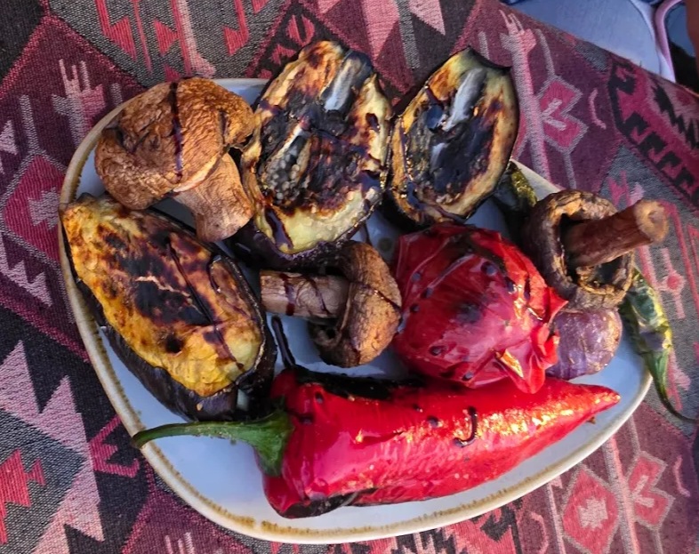 Vegetable barbecue at Tbilisuri Ezo in Tbilisi }}