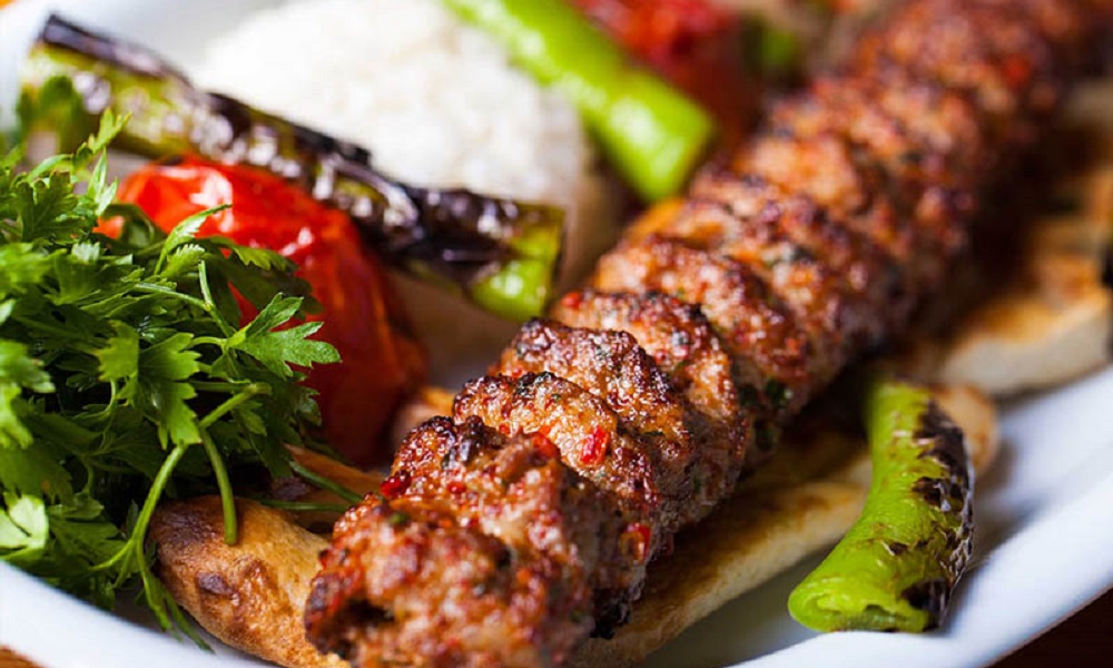 Кебаб из баранины at Tbilisuri Ezo Georgian restaurant in Tbilisi }}