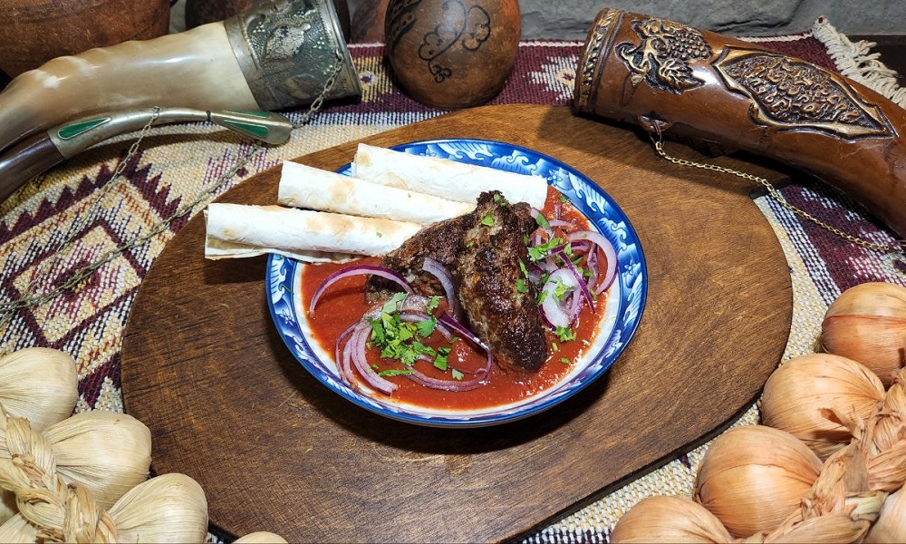 ქაბაბი ქუთაისურად at Tbilisuri Ezo Georgian restaurant in Tbilisi }}