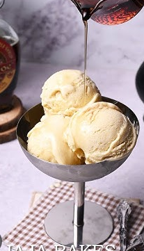 Ice cream White at Tbilisuri Ezo in Tbilisi }}