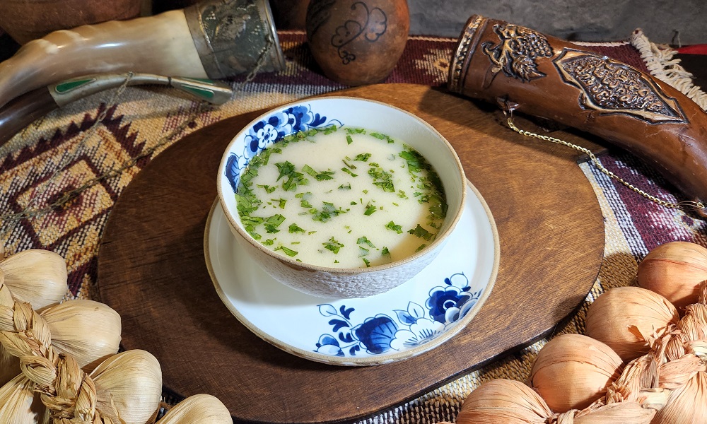 Чихиртма с курицей at Tbilisuri Ezo in Tbilisi }}